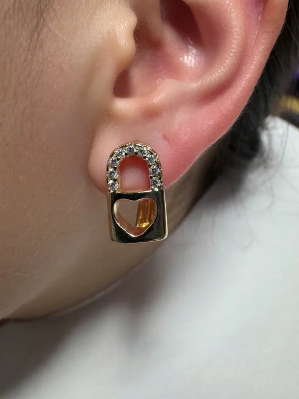 14K HEART LOCK HUGGIE HOOP EARRING X000029842
