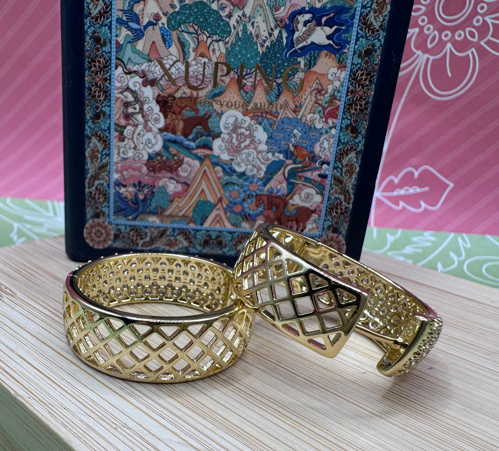 14k Bling Hoop EYX-5036