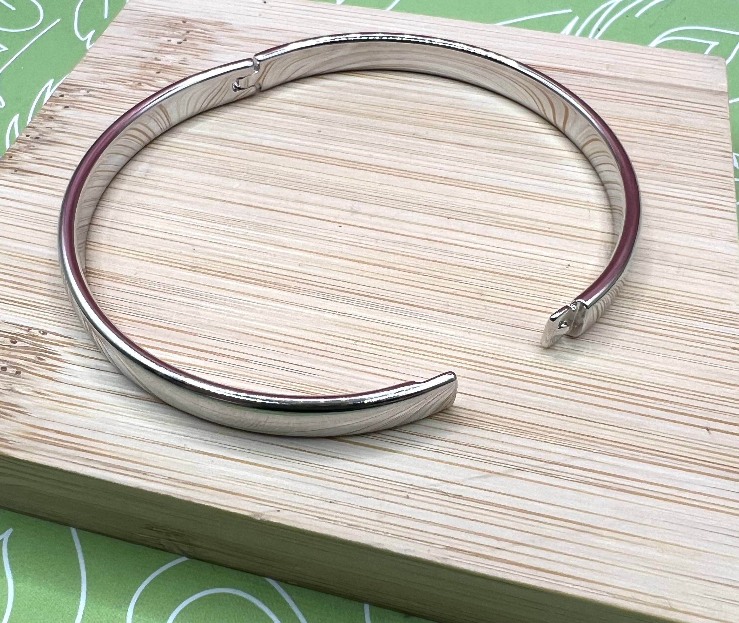 WHG Bangle Bracelet 109-6MMYH1