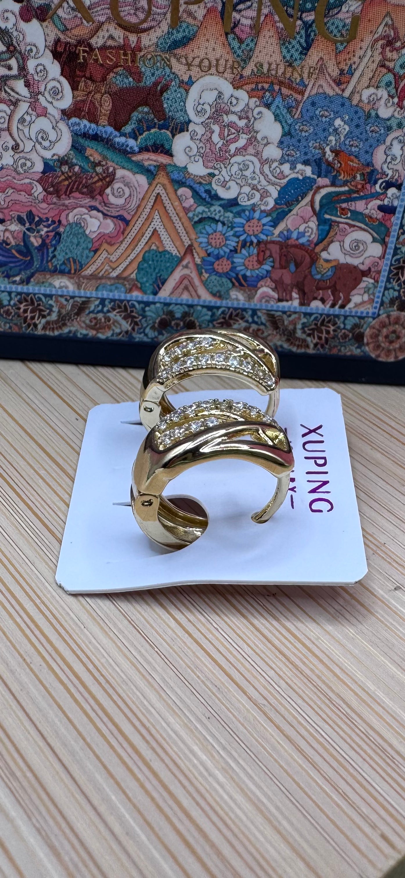 14k Huggie Hoop TEYX-2409