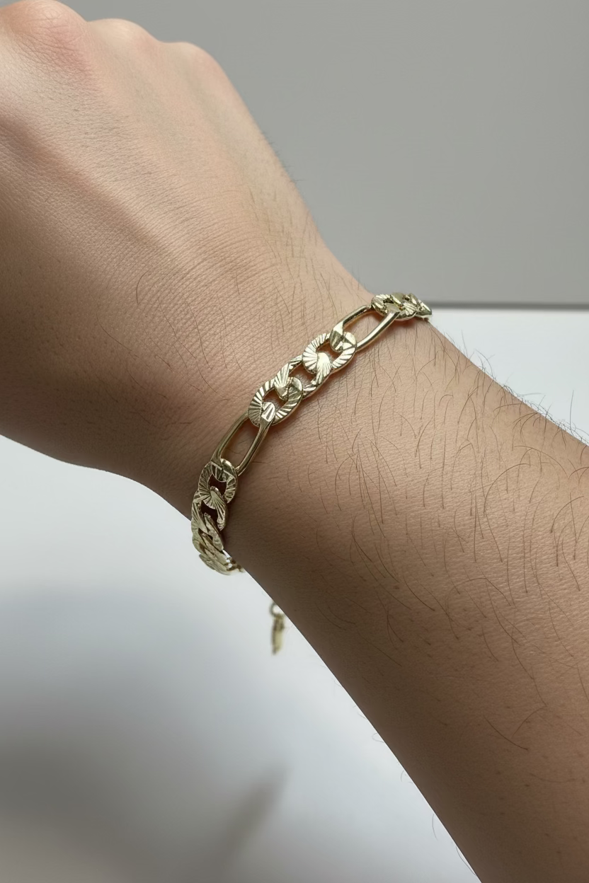 14K 8.25IN DIAMOND CUT FIGARO BRACELET LCC-27230066
