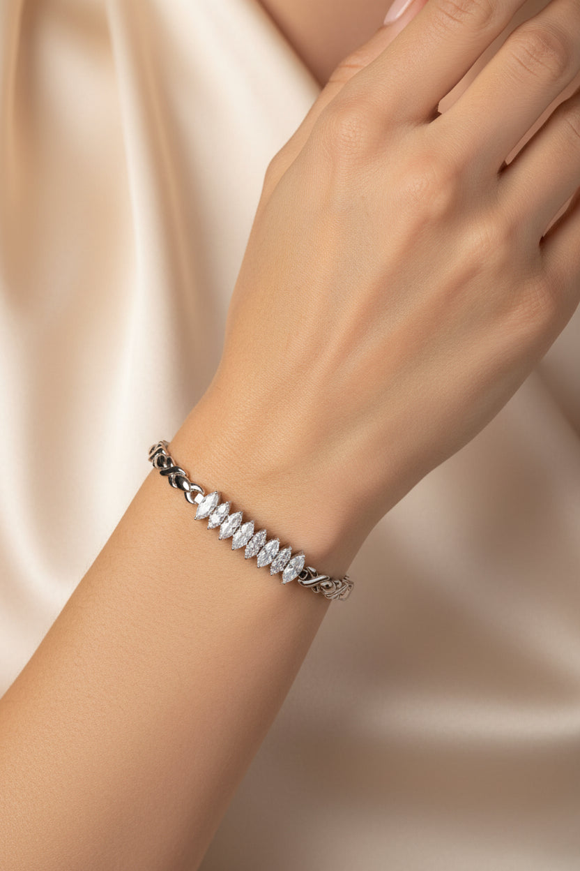 WHG CLEAR XOXO BRACELET MS-14510201
