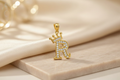 14K CROWN LETTER "R" PENDANT
