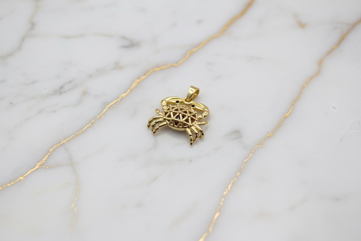 14K CRAB SHAKER PENDANT
