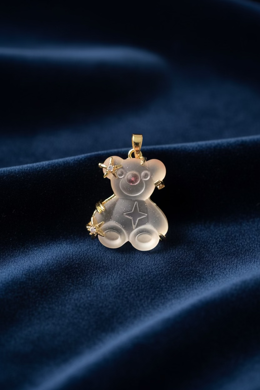 14K LV INSP BEAR PENDANT - CLEAR