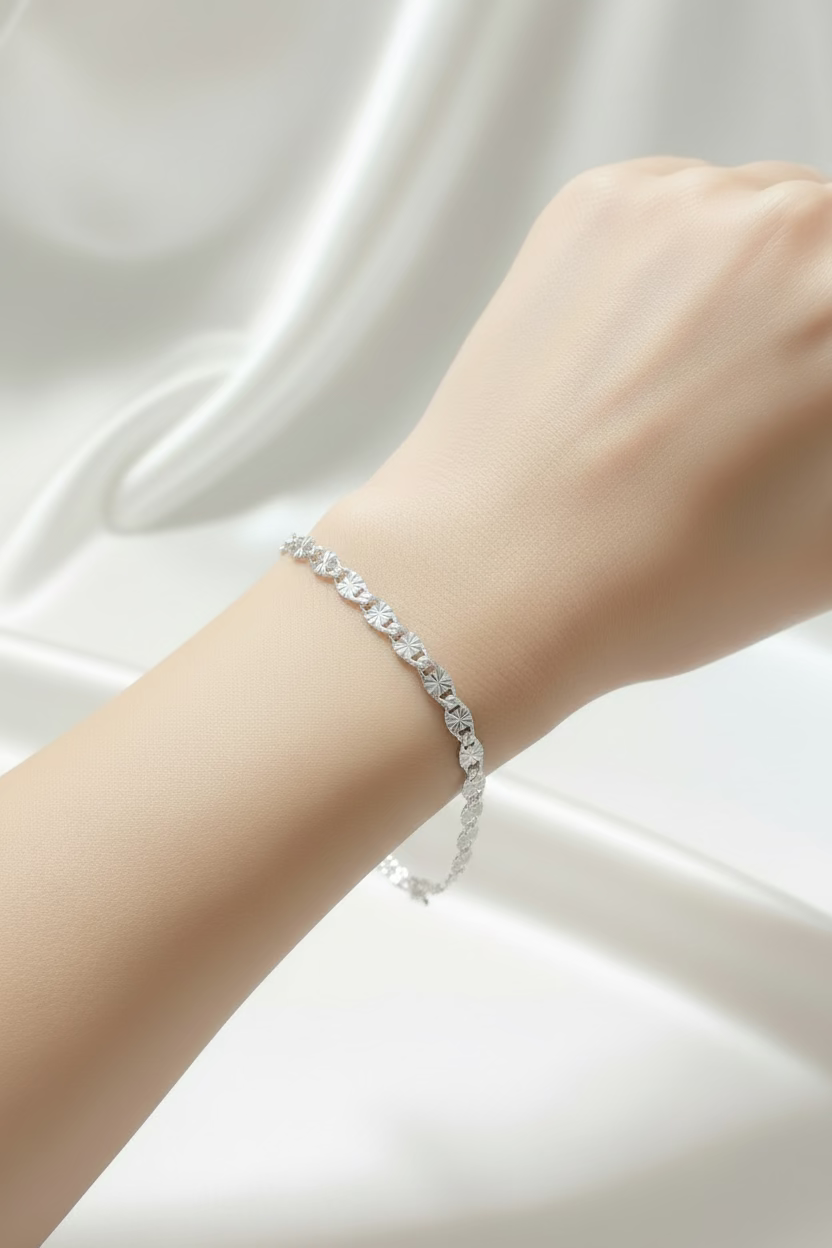 WHG 7.5IN STARBURST VALENTINO BRACELET LCC-29470098