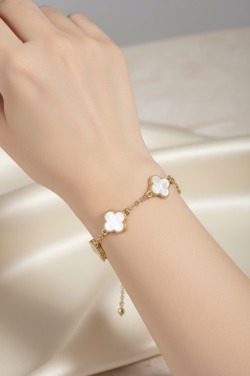 14K PEARL WHITE CLOVER BRACELET RQ358