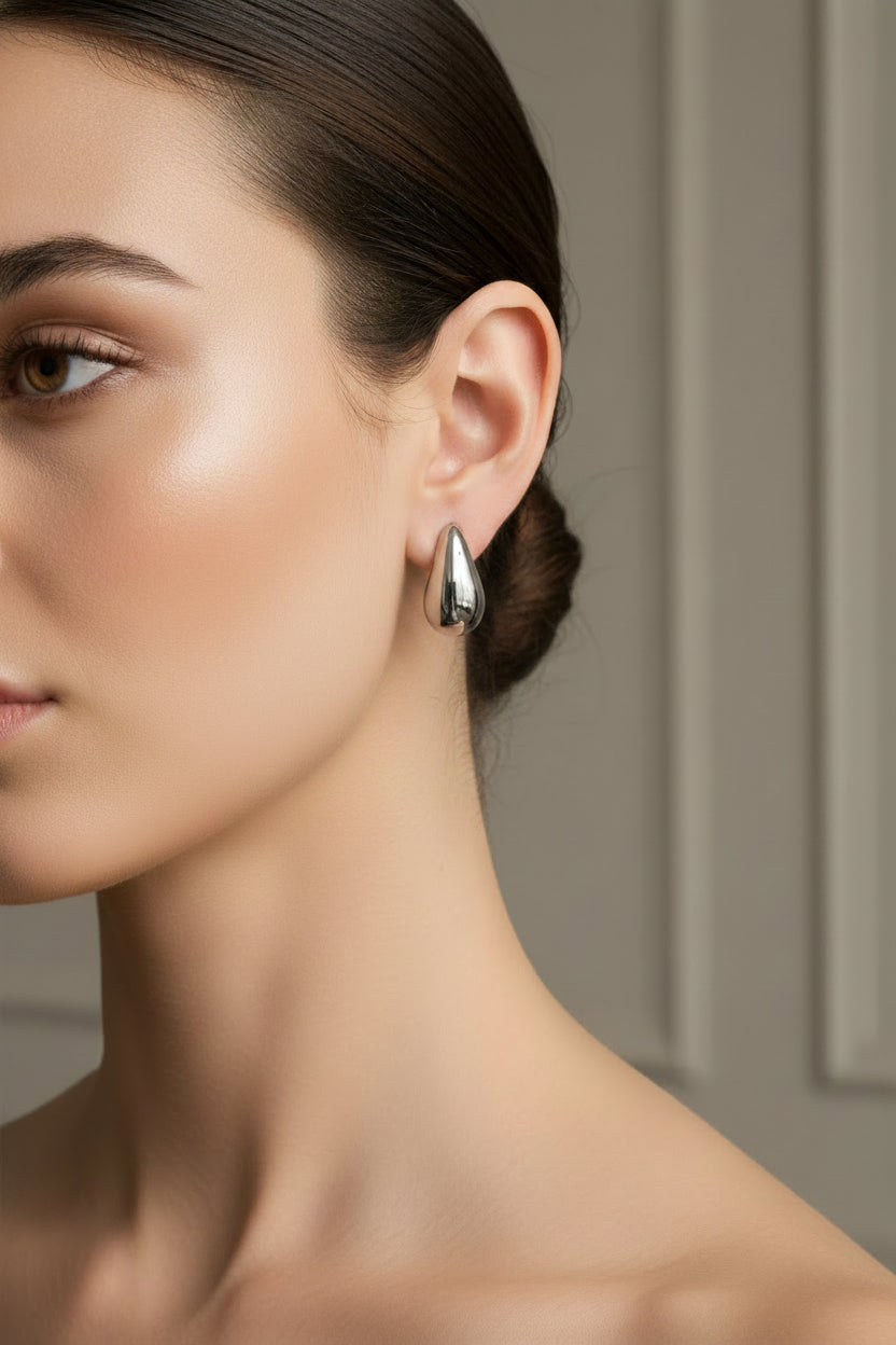WHG TEARDROP SHAPE STUD EARRING