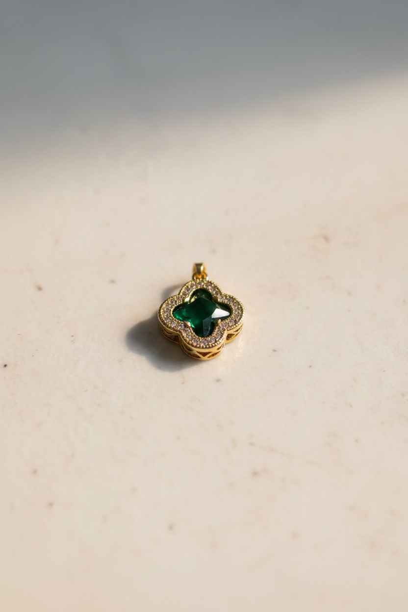 14K GREEN CLOVER PENDANT
