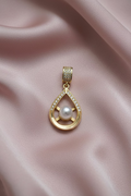 14K DROP SHAPED PEARL PENDANT