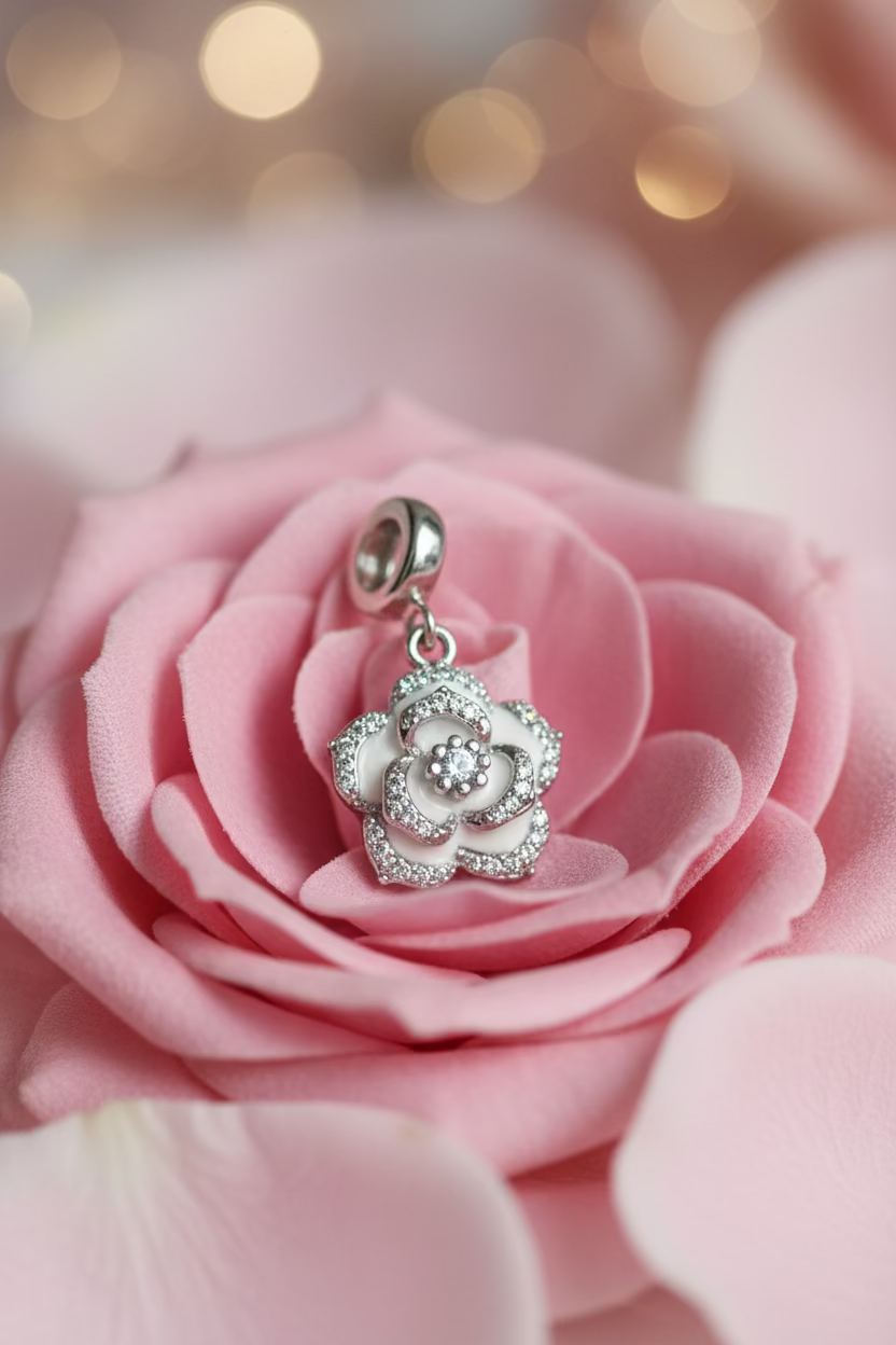 WHG WHITE FLOWER PANDORA CHARM PENDANT