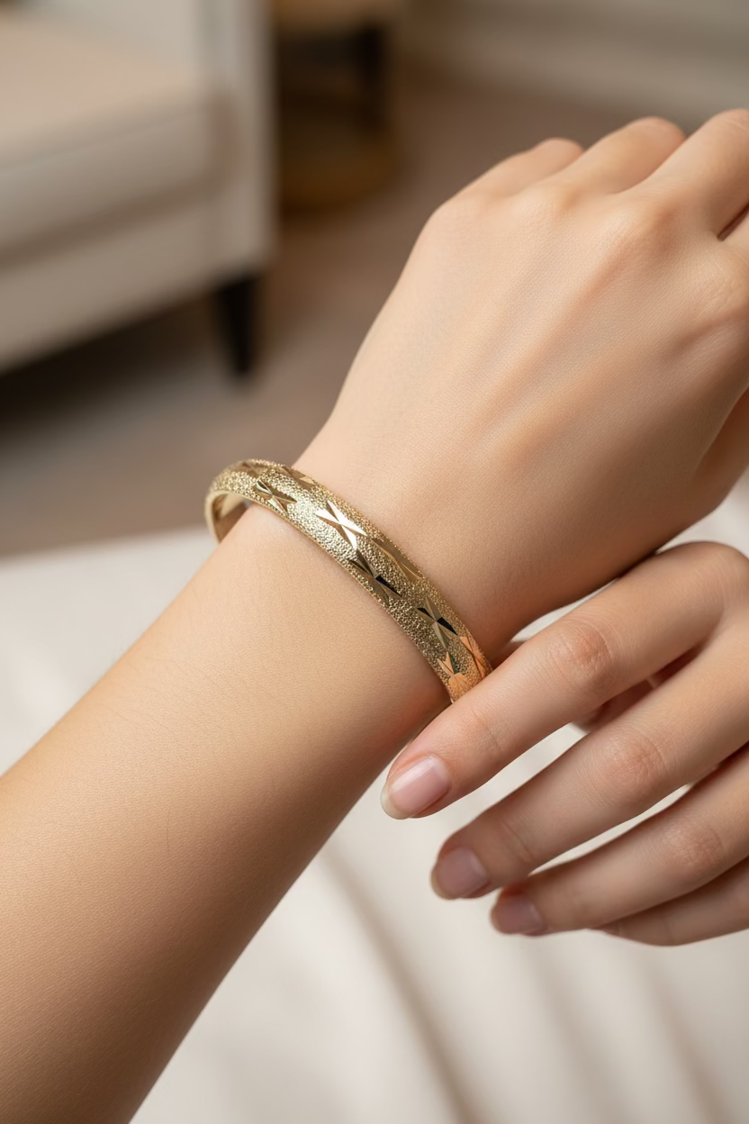 14K 8N X-SHAPED BANGLE BRACELET CH-02010744