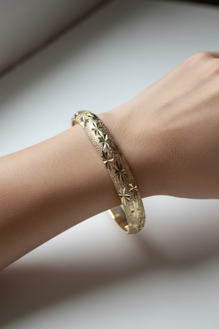 14K 8N DIAMOND-CUT BANGLE BRACELET CH-02010748