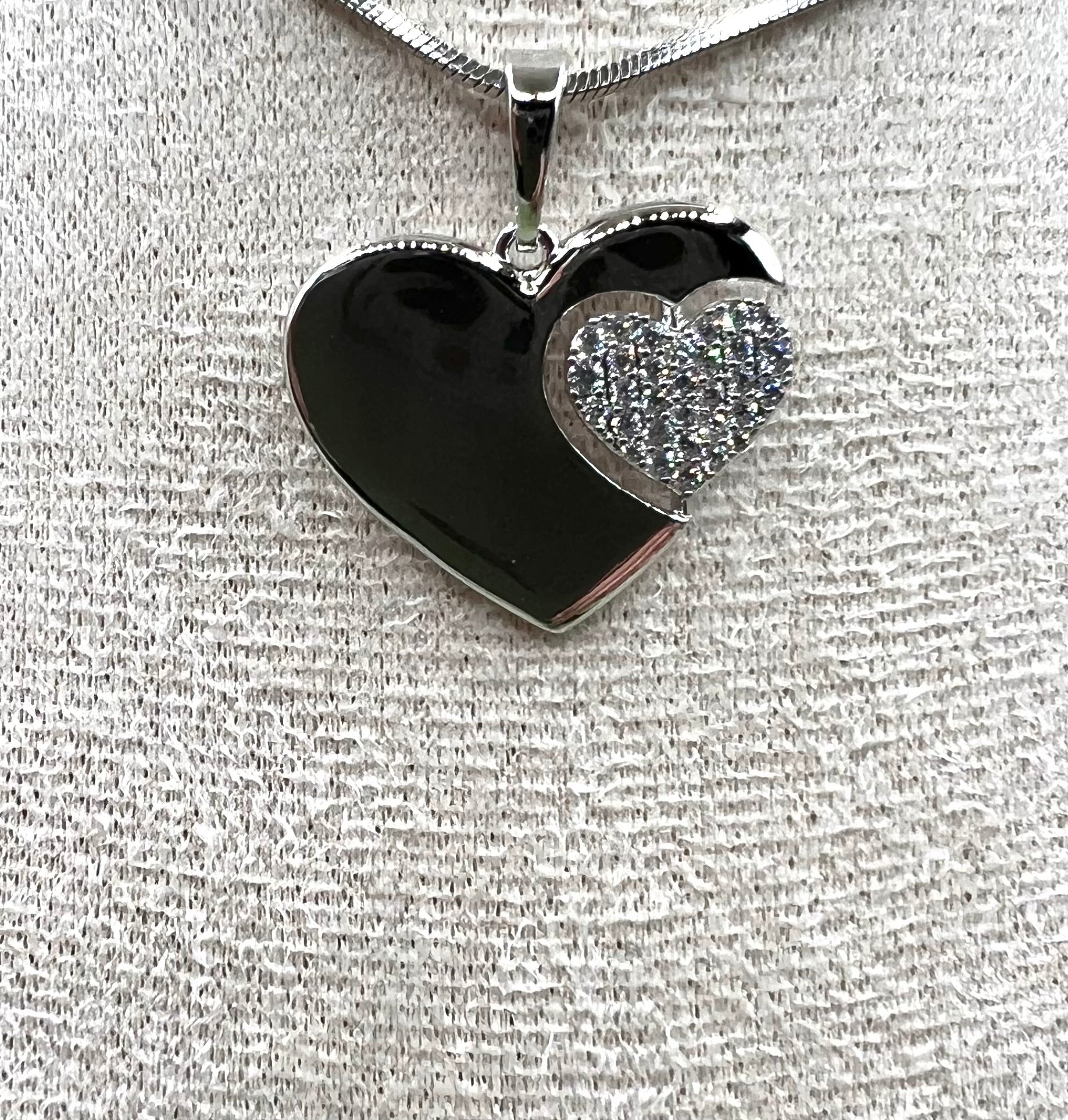 WHG Heart Pendant NYX-0827