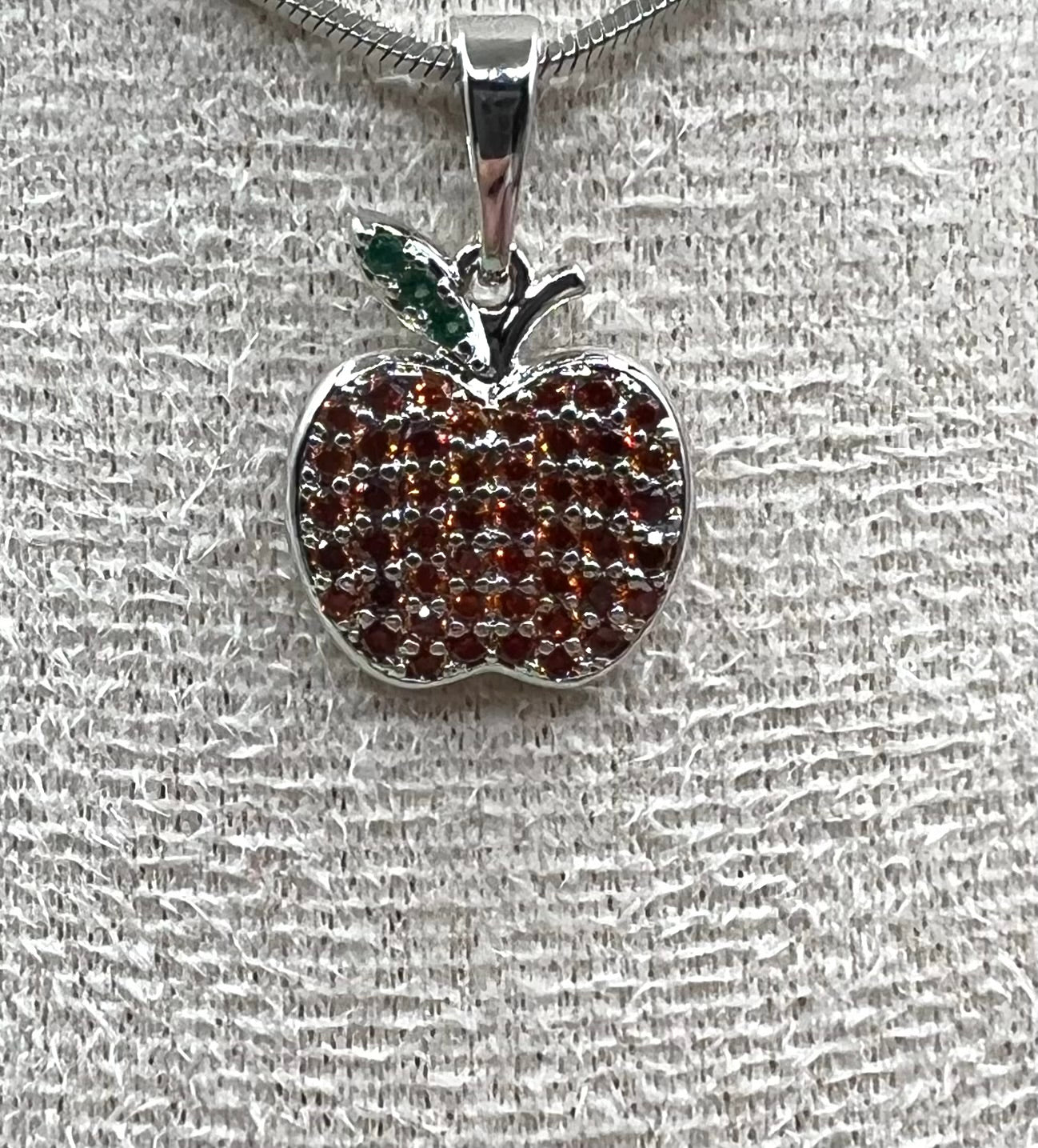 WHG Apple Pendant ZSYX-0654P