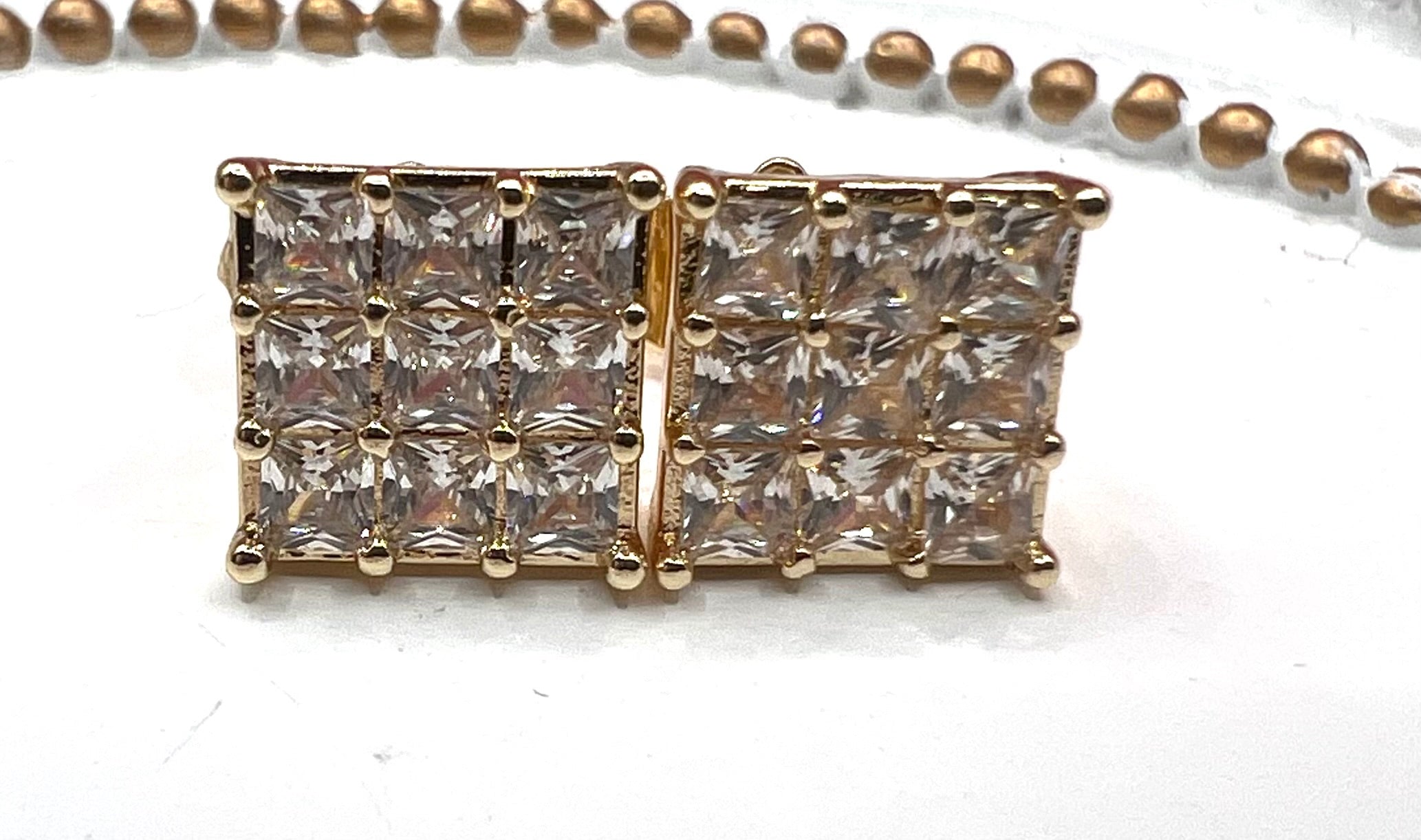 14K Stud RQ-Square Bling