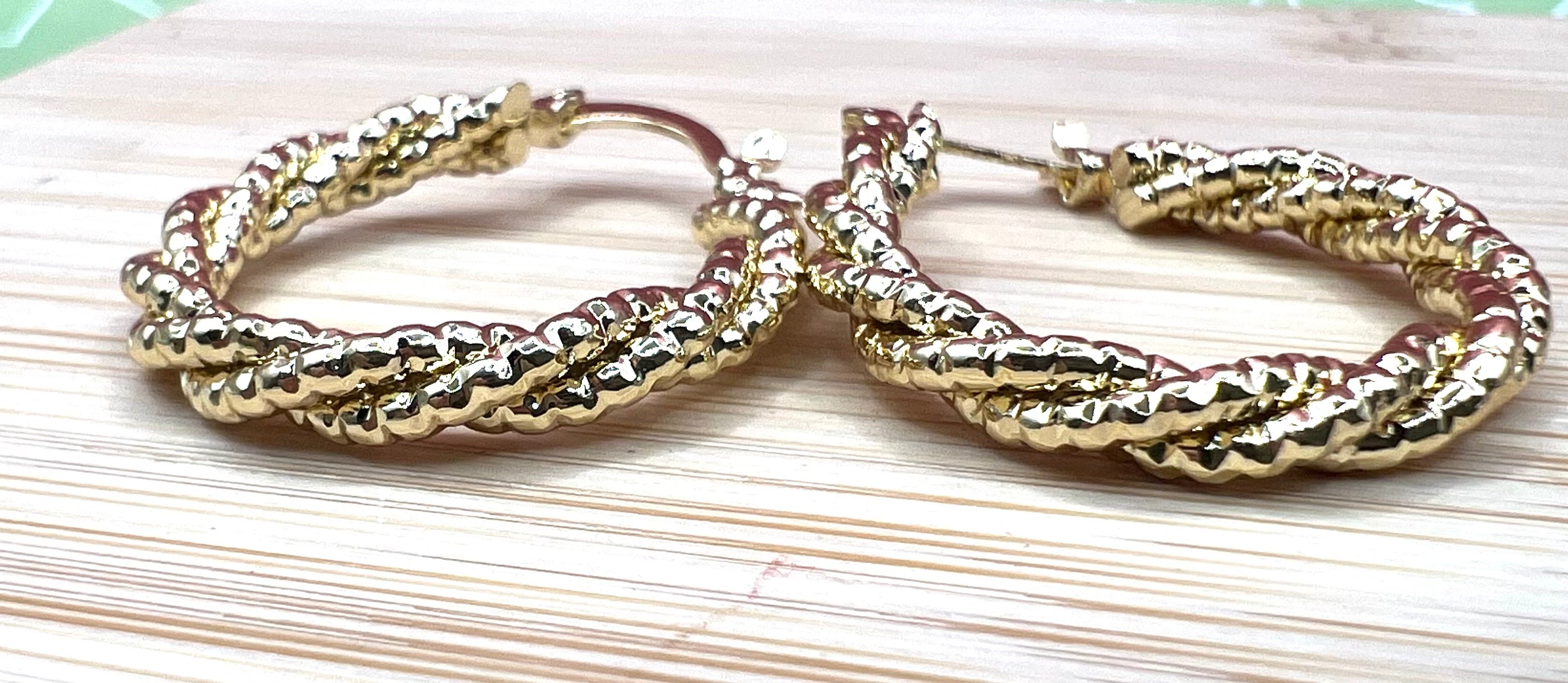 14k Twisted Hoop Earrings R25400001