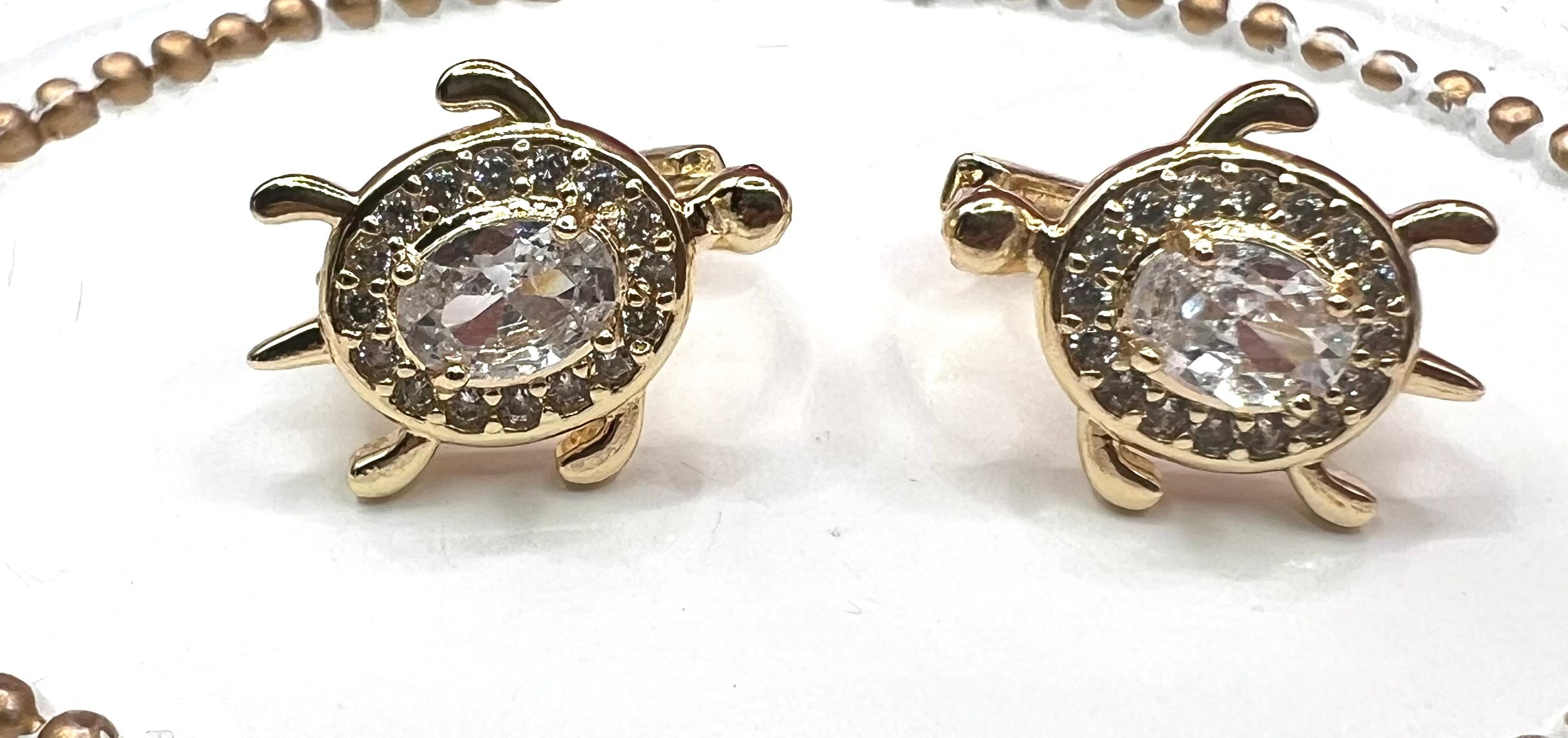 14K Turtle Huggie Earing RQ169