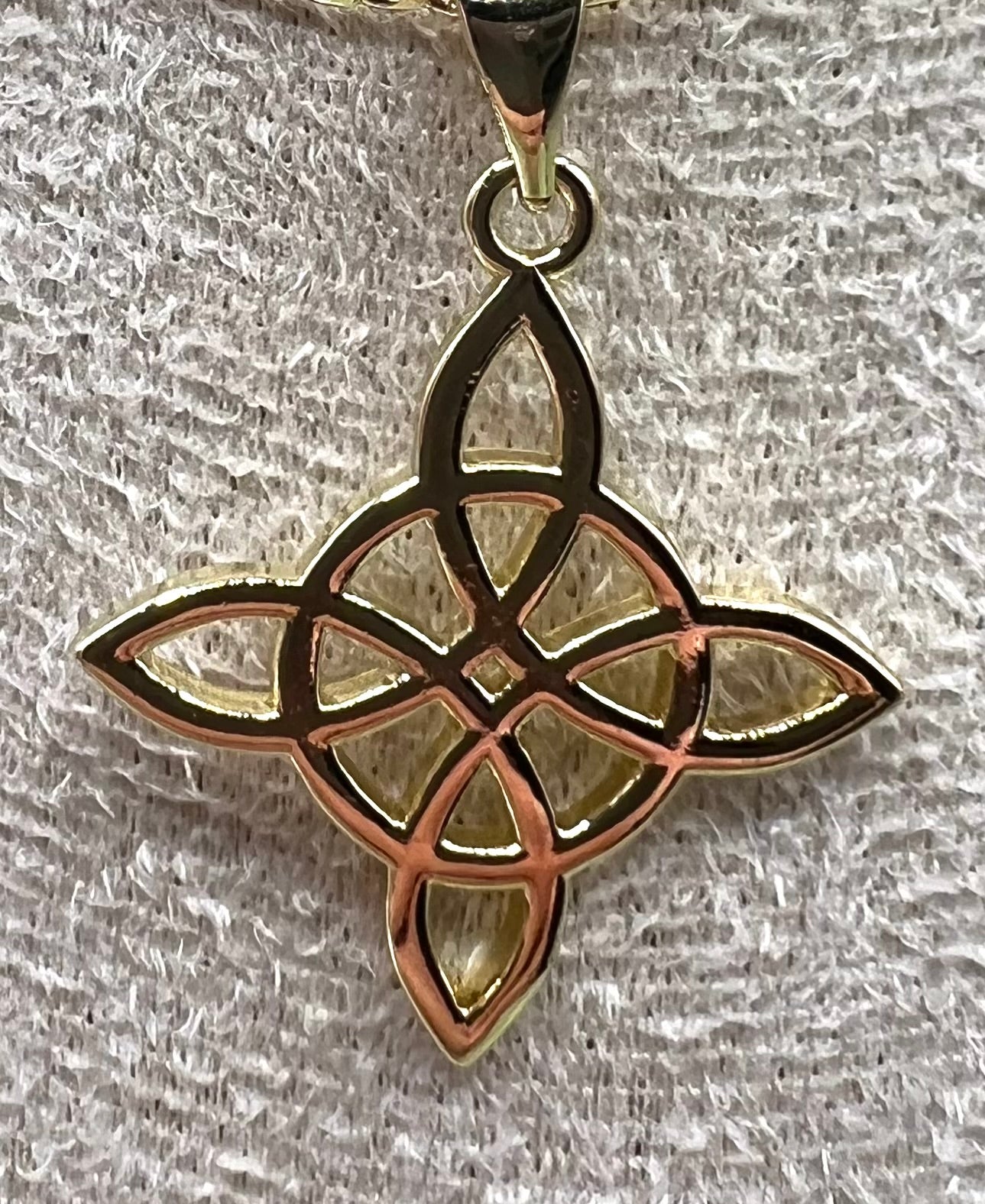 14K Nudo de Bruja Pendant DC-43440001