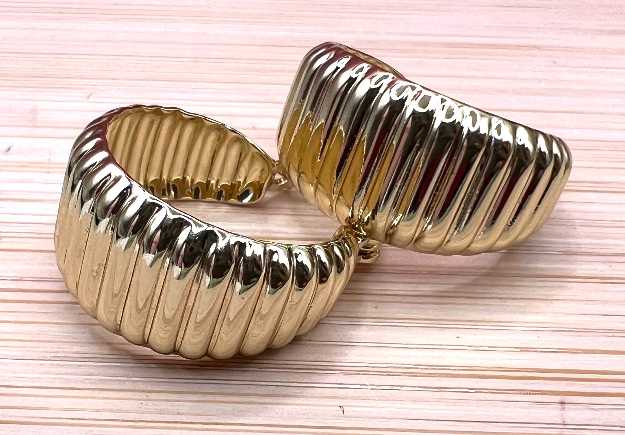 14K Huggie Earings 18-333