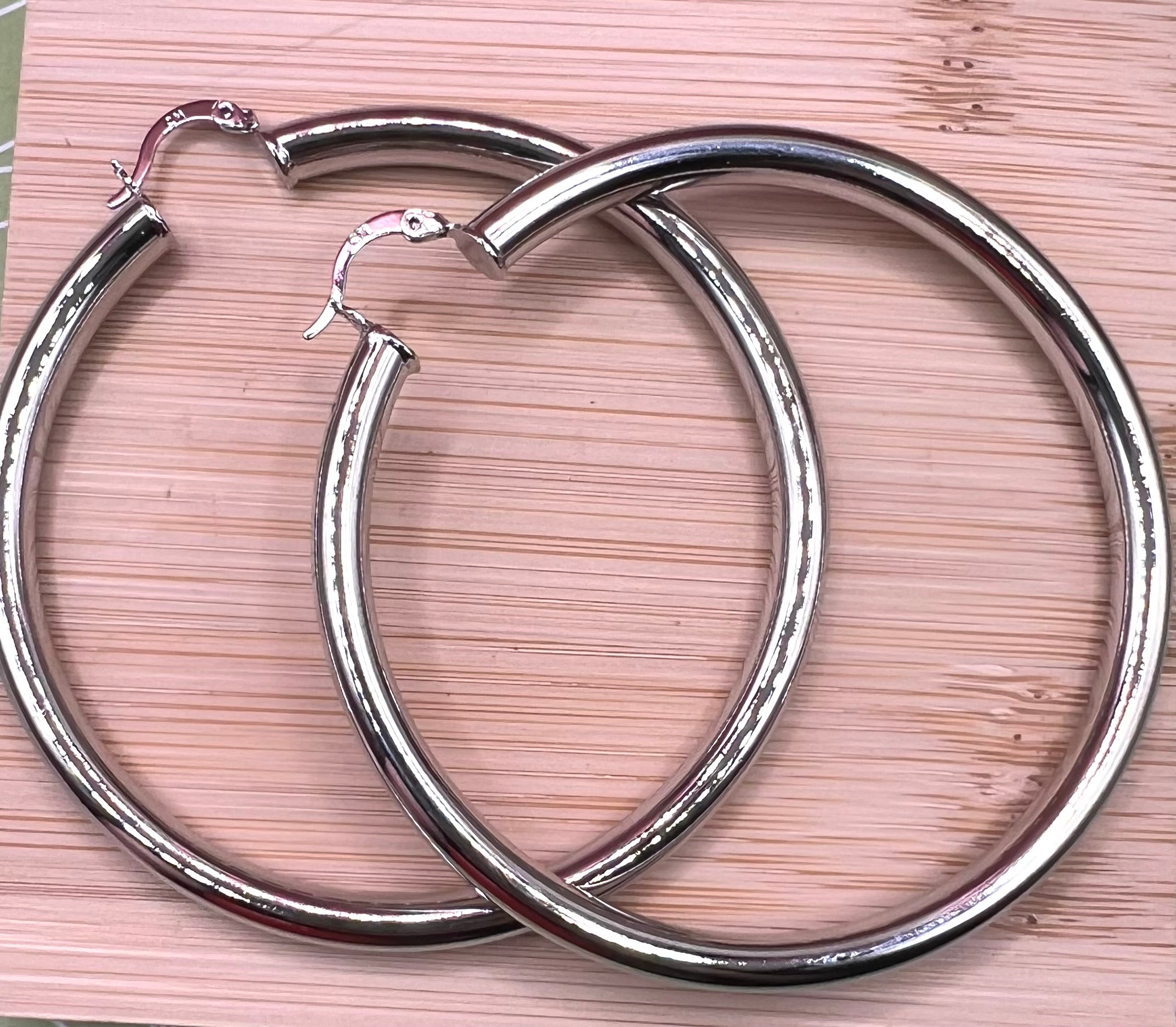 WHG Hoop Earings R-21010914