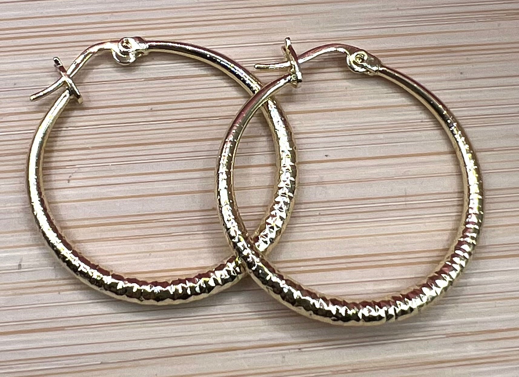 14K Hoop Earings R-21040052