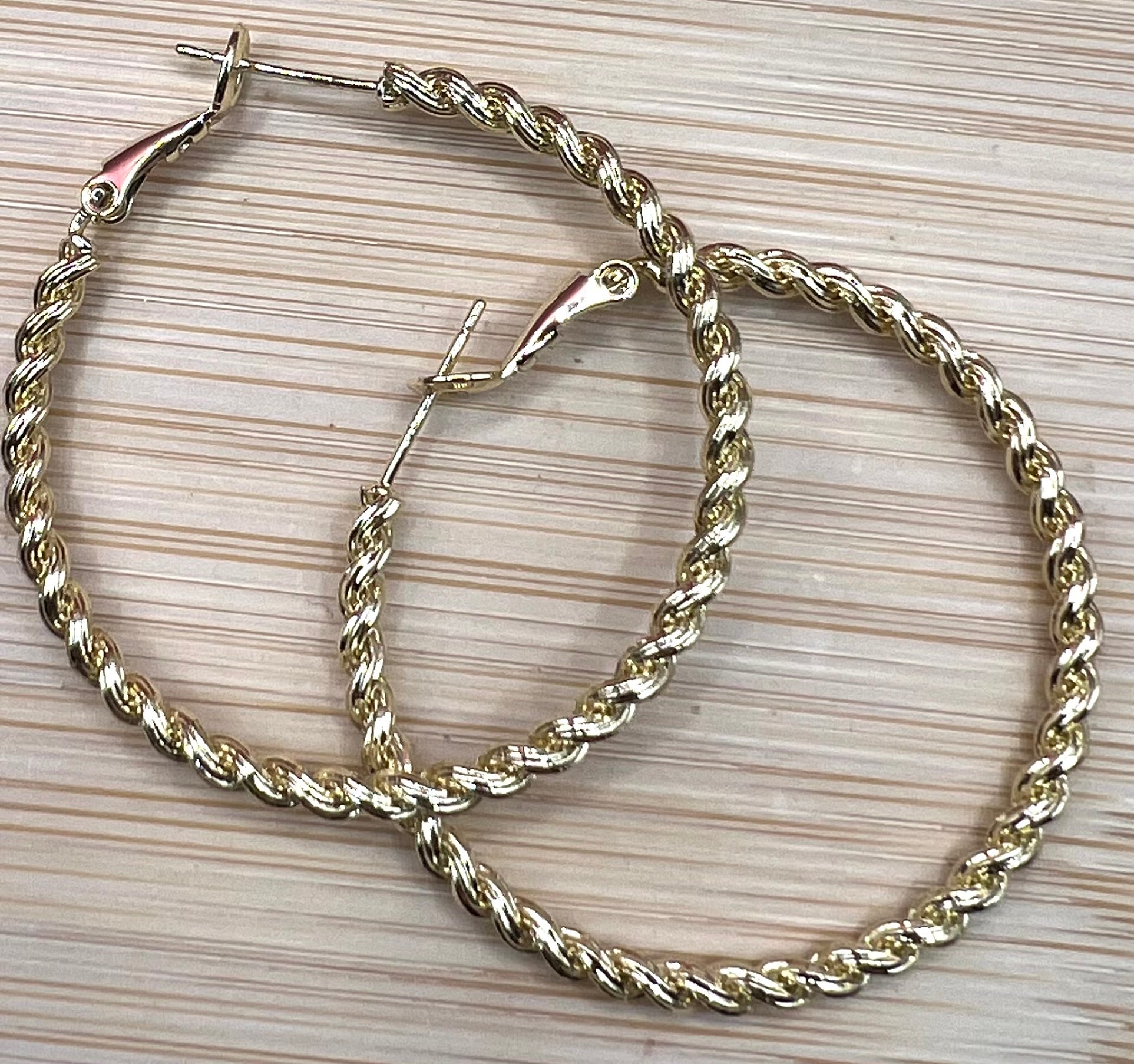14K Hoop Earings R24680002