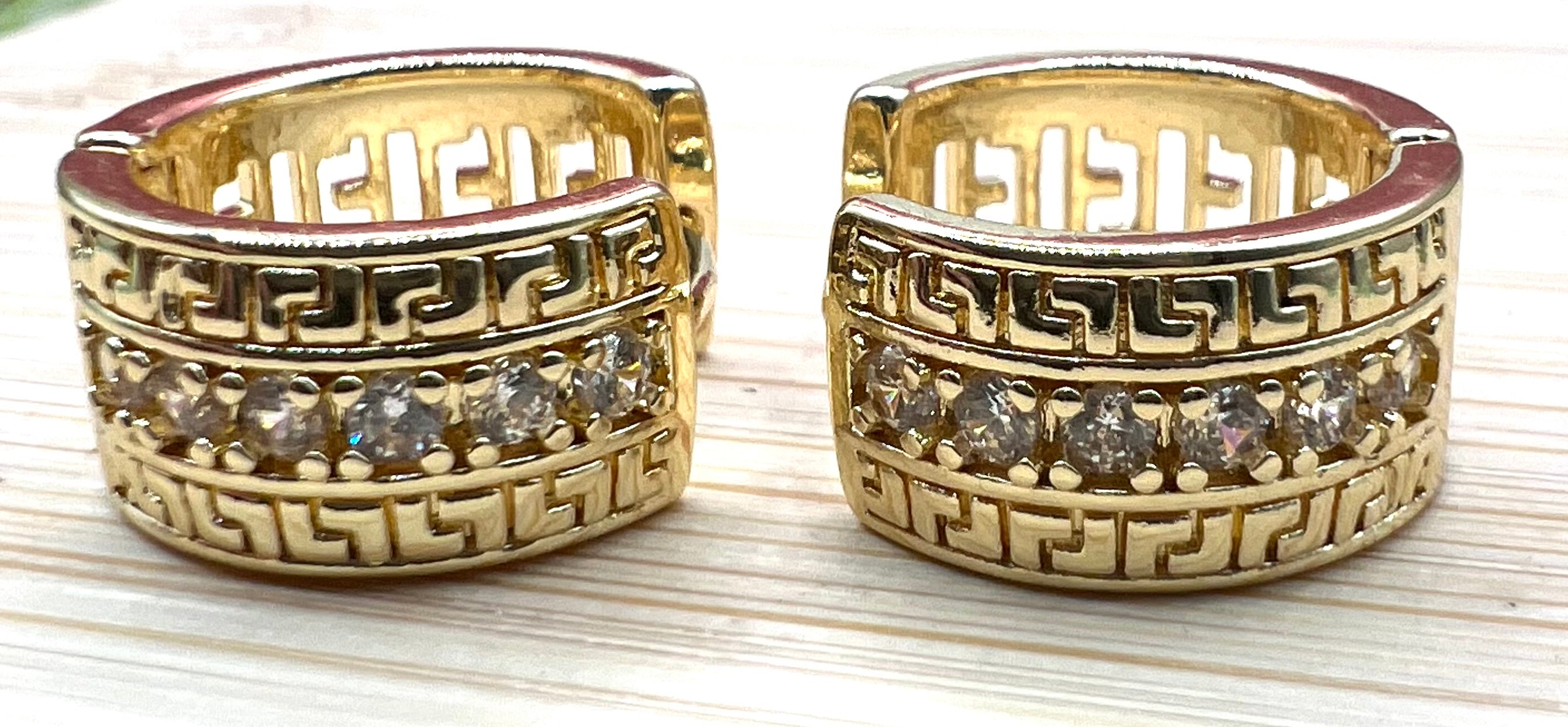 14K INSP Fendi Huggie RQ202