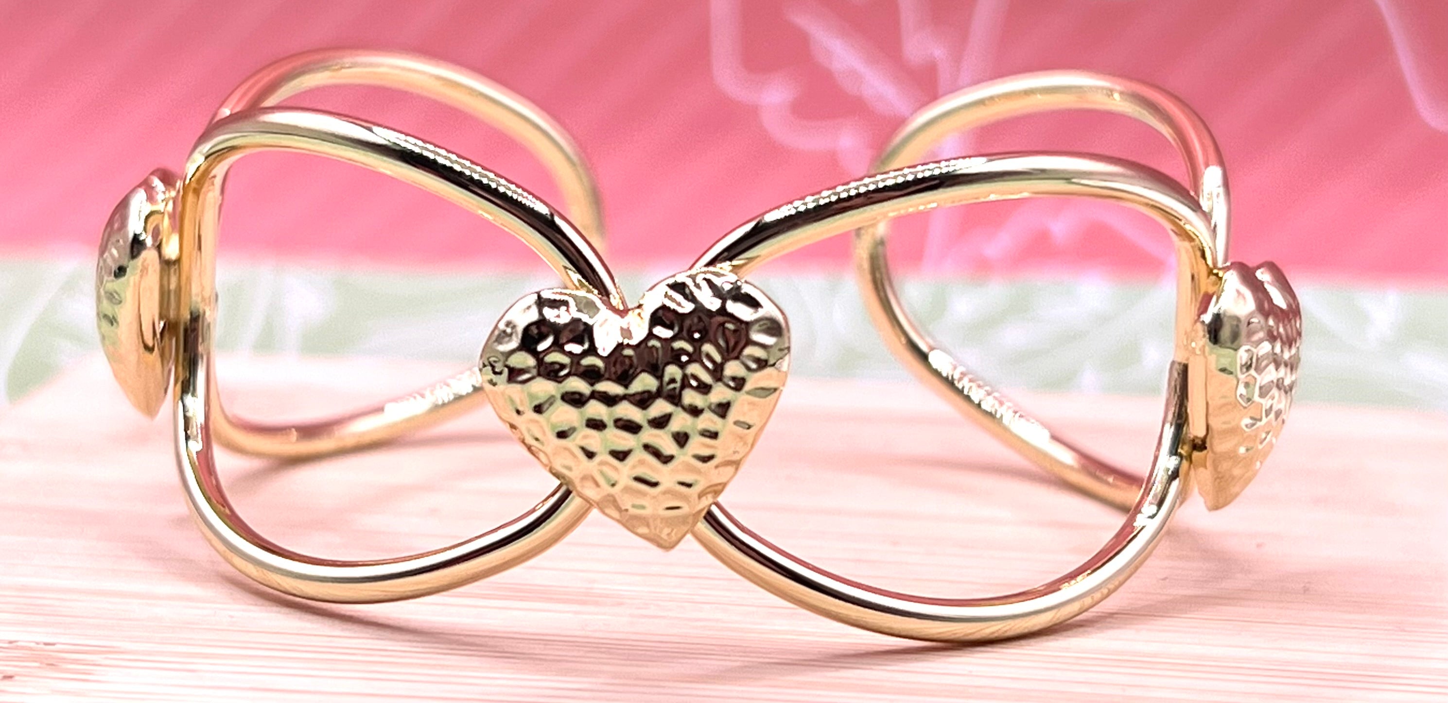 14K Heart Bangle Bracelet CH-04620001