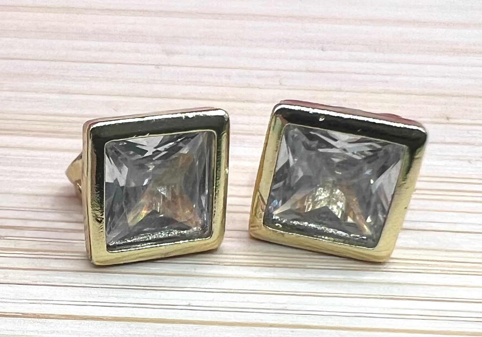 14K Square Stud Earrings73680039
