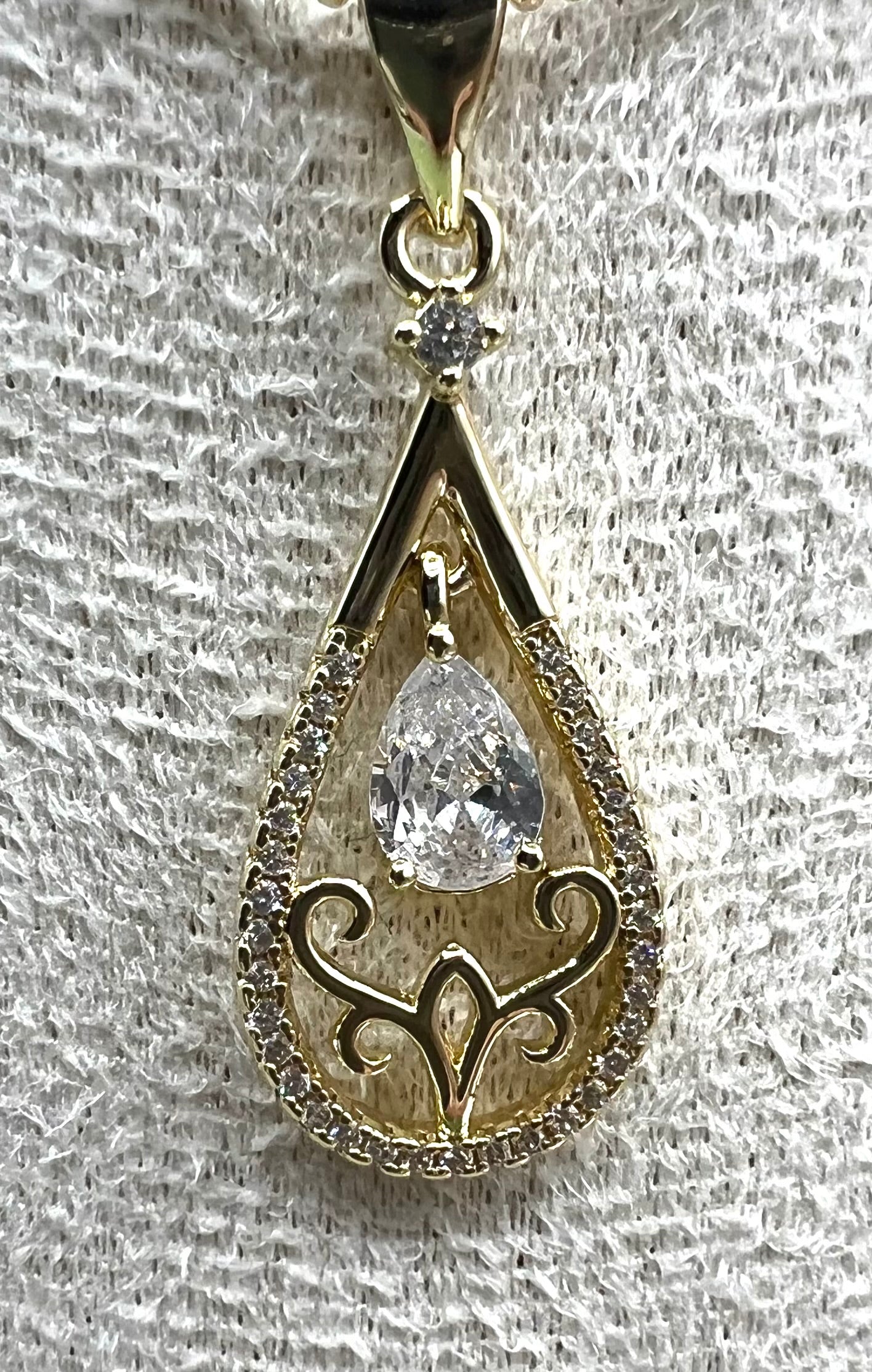 14K Drop Shape Cristal Pendant GS-22980001