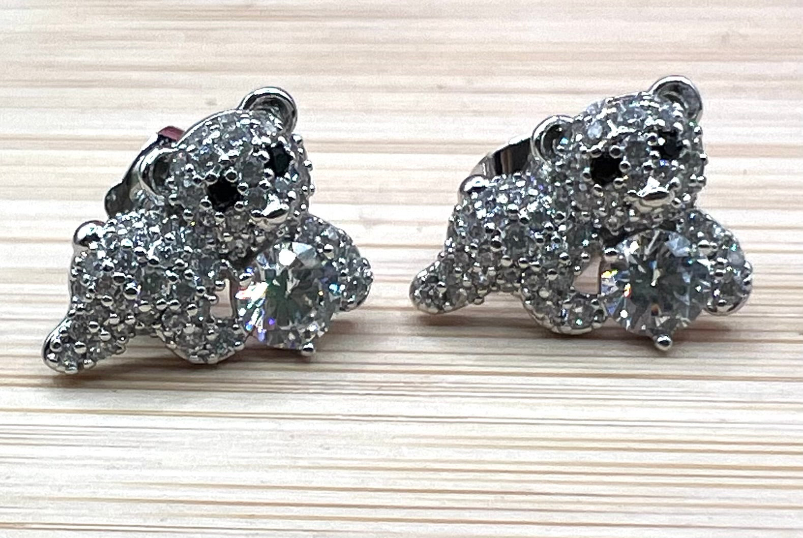 WHG Animal Earrings X001137937