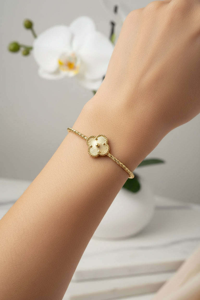 14K CLOVER-MOTIF CUFF BRACELET  CH-09980001