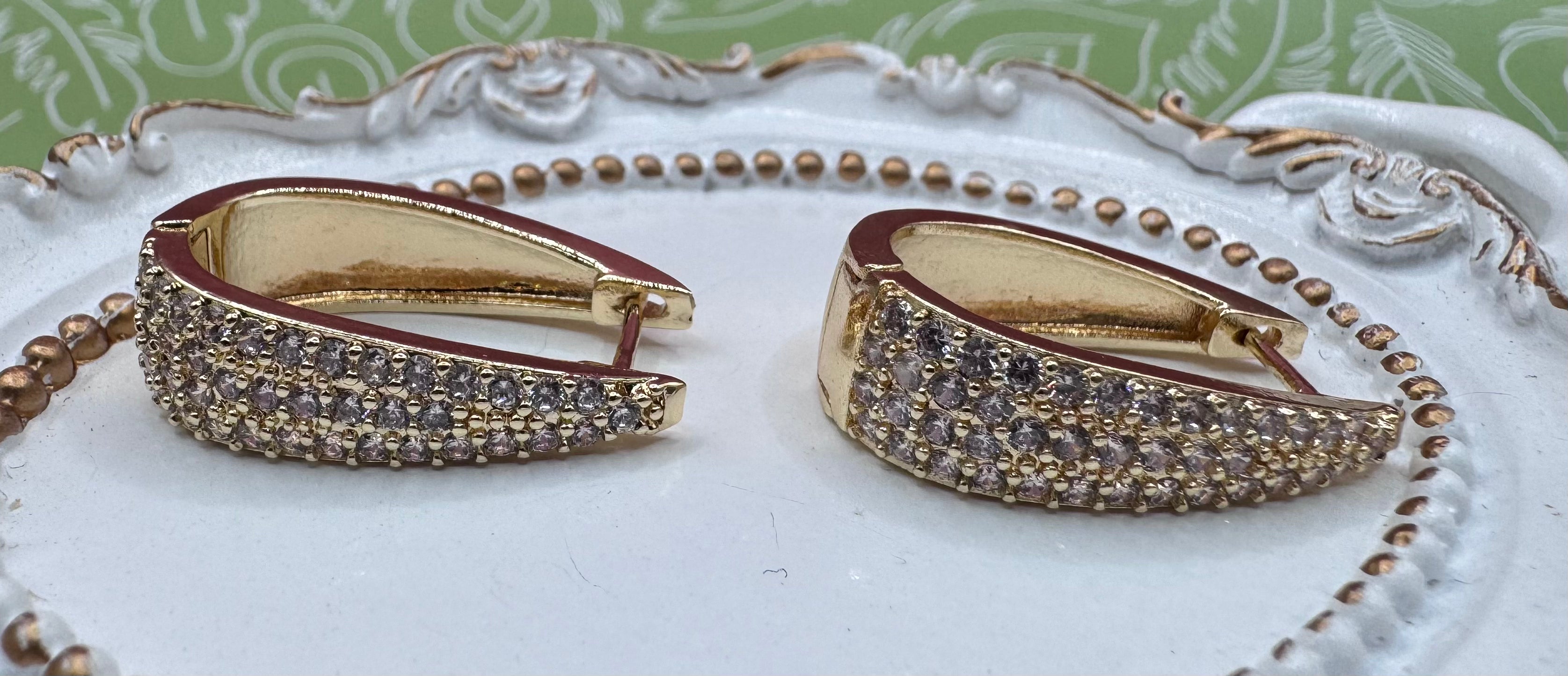 14K Hoop RQ-Tear Drop