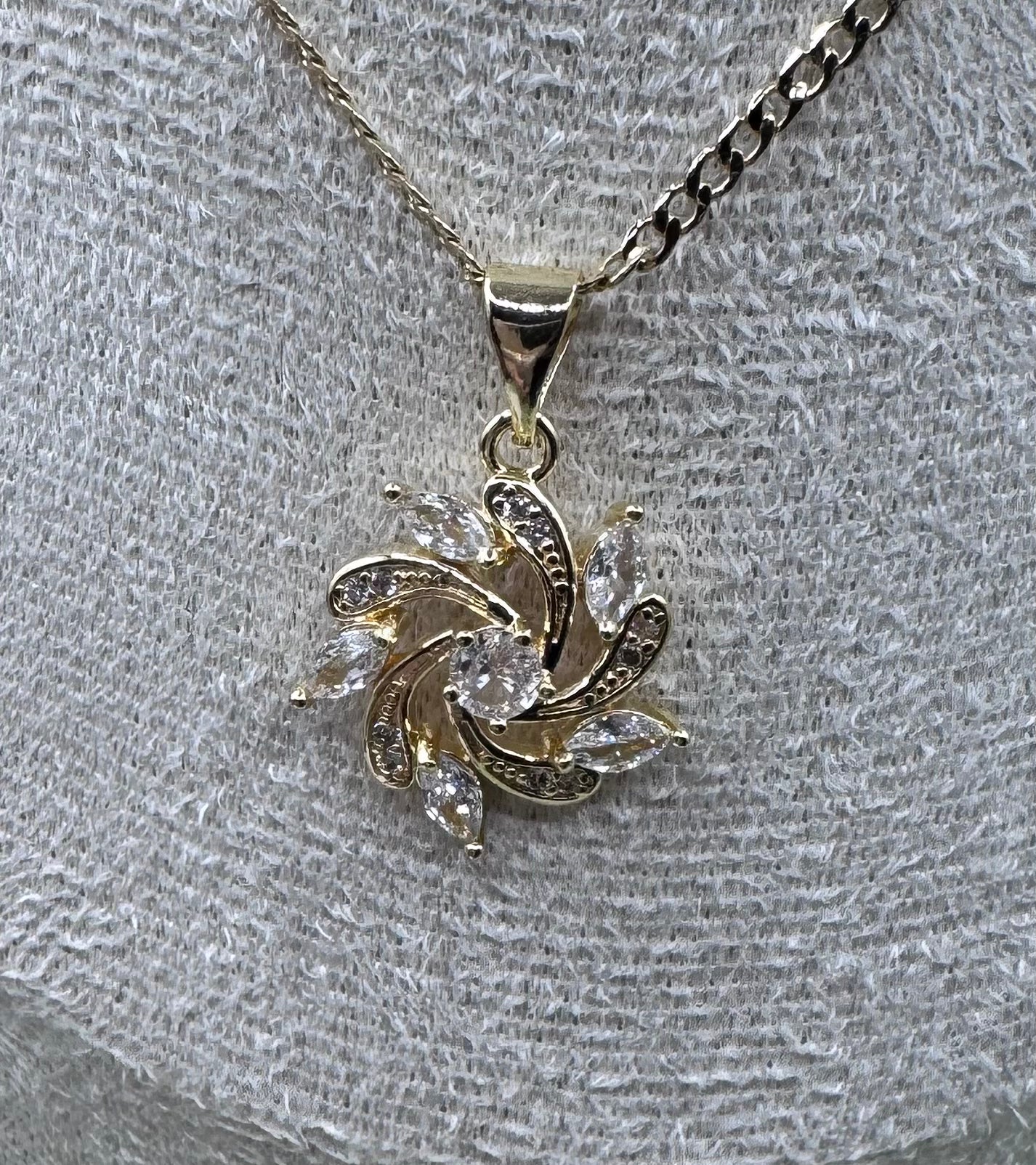 14K Flower Clear Pendant GS-03280004