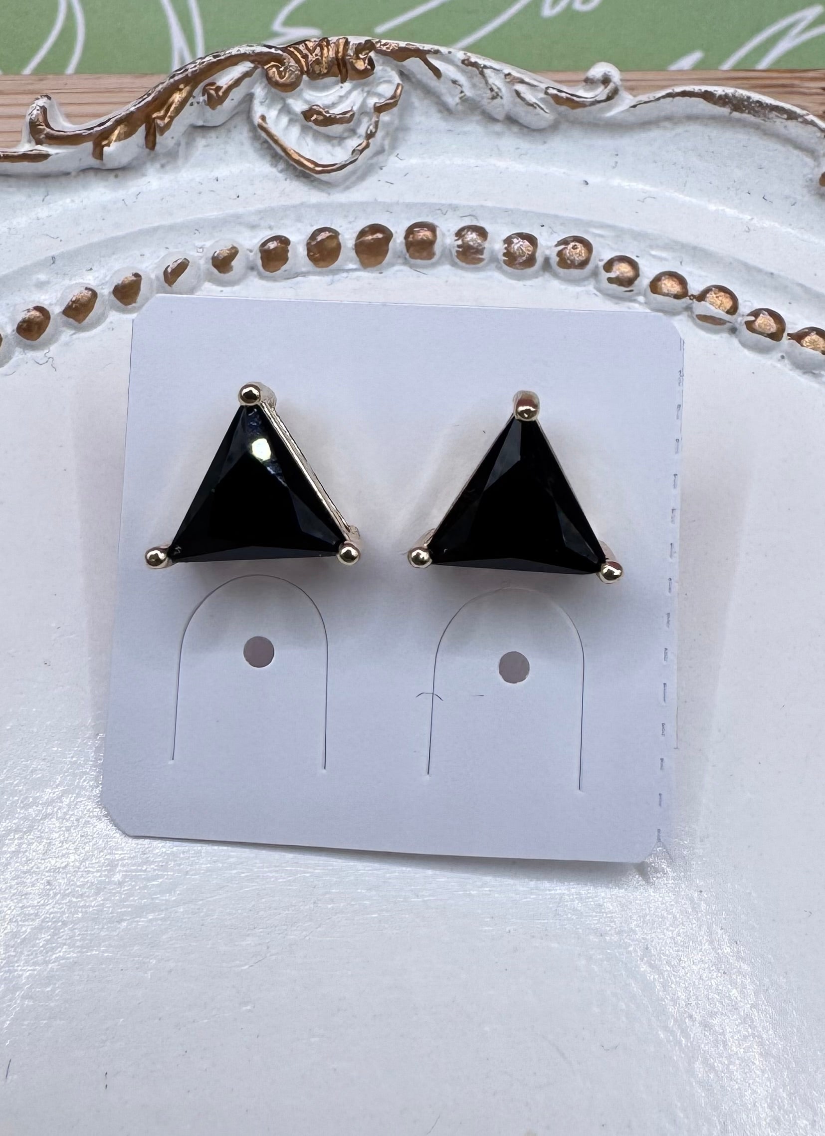 14K BLACK TRIANGLE STUD EARRINGS RK-39730096