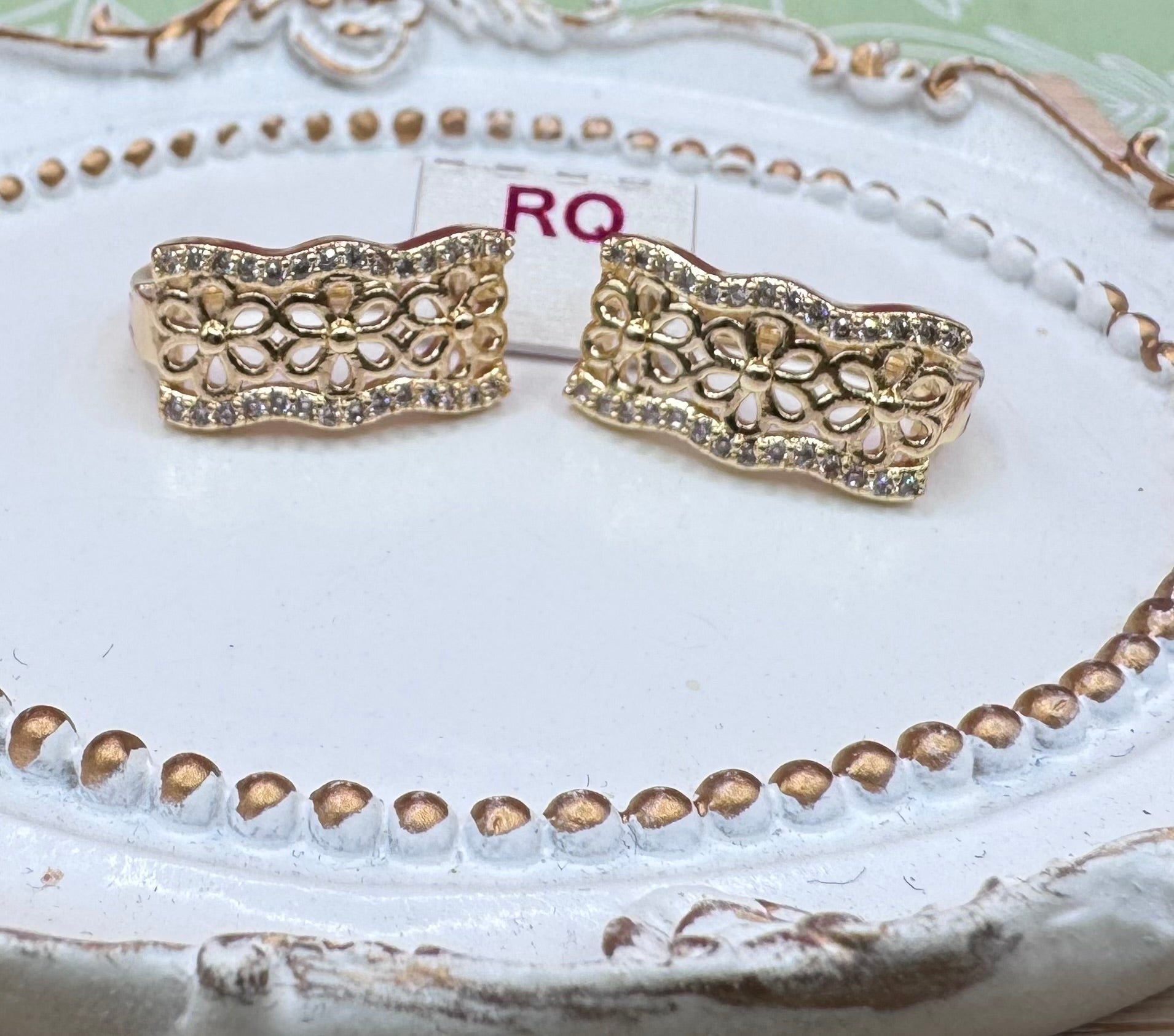 14K FLOWER U-SHAPE HOOP EARRING RQ237