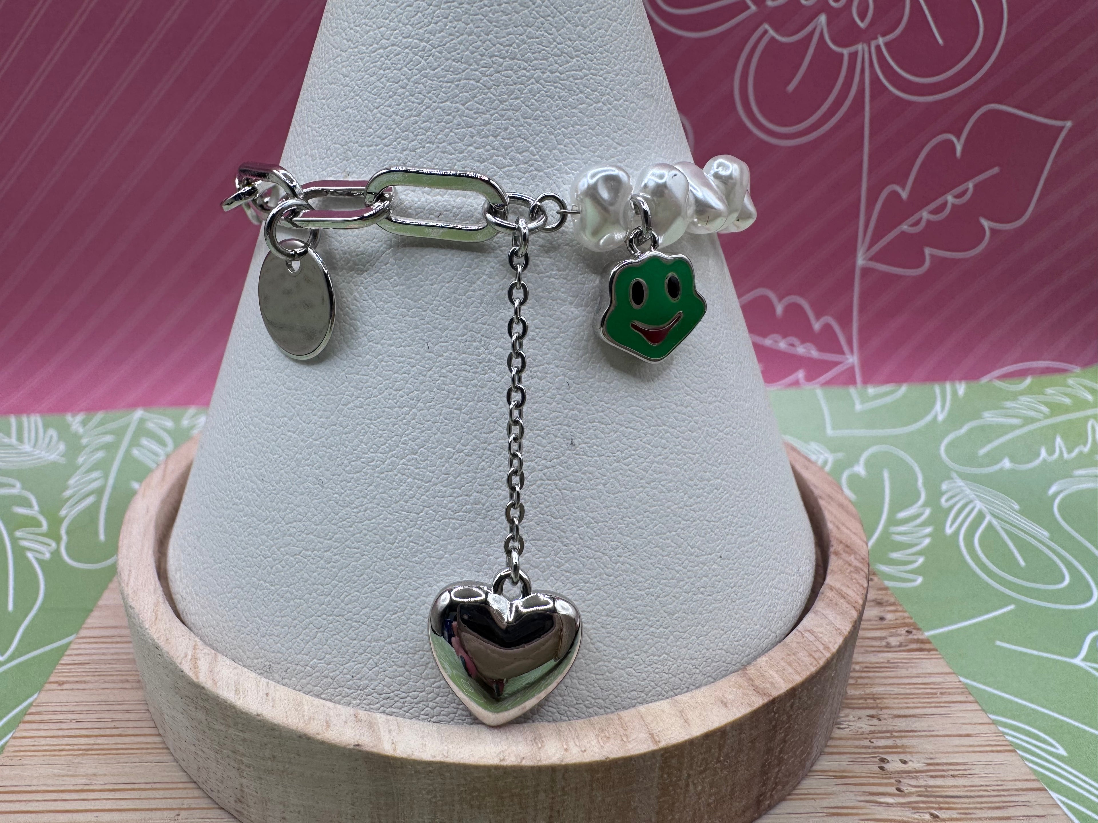 WHG PEARL PEARL FROG BRACELET X001122596