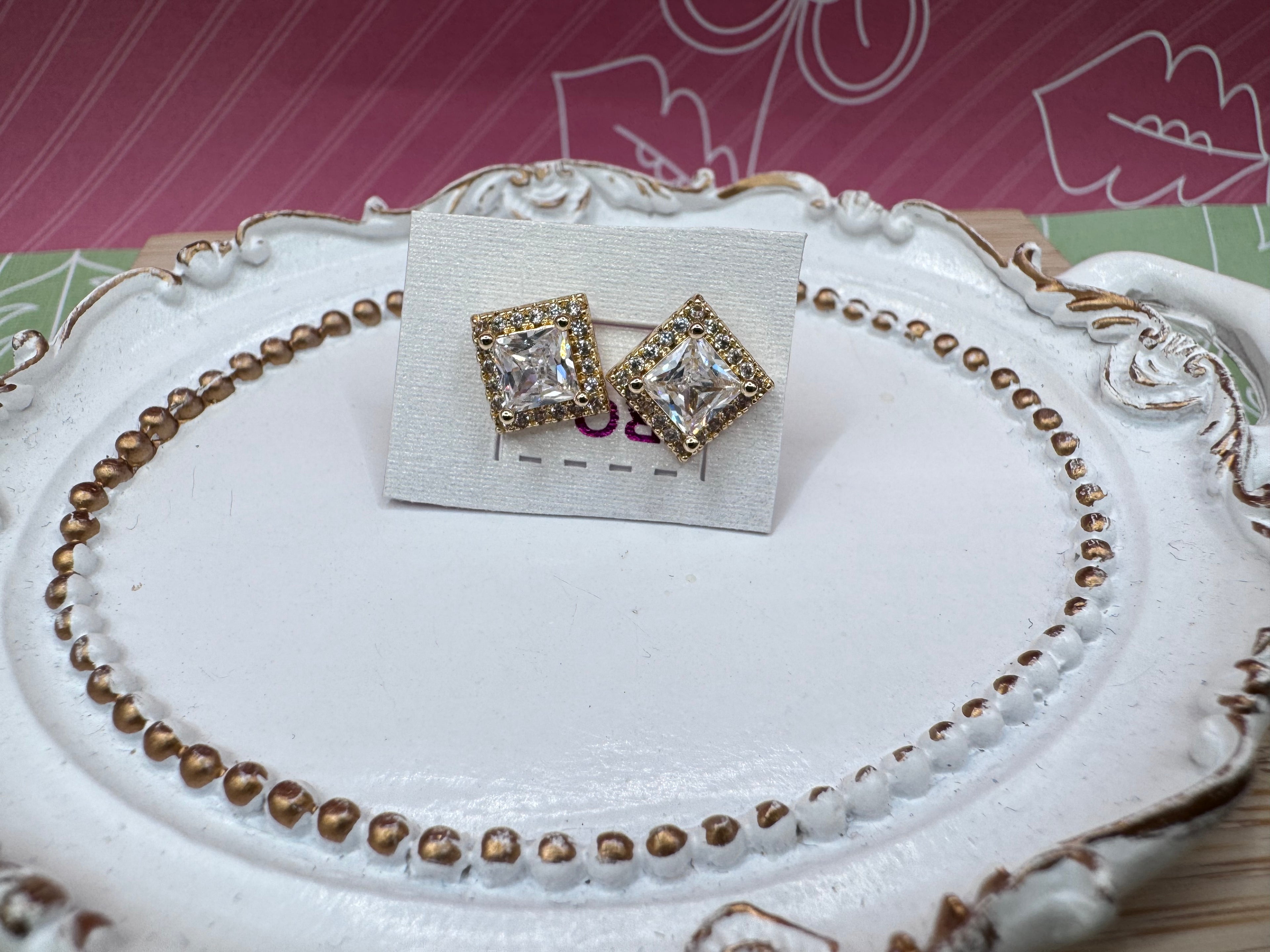14K SQUARE STUD RQ245