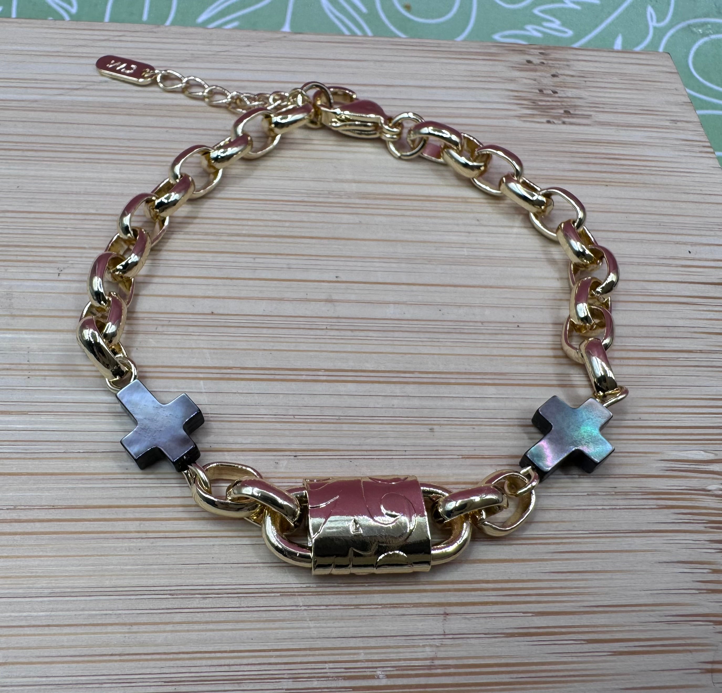 14K LOCK CROSS BRACELET CS-21230001
