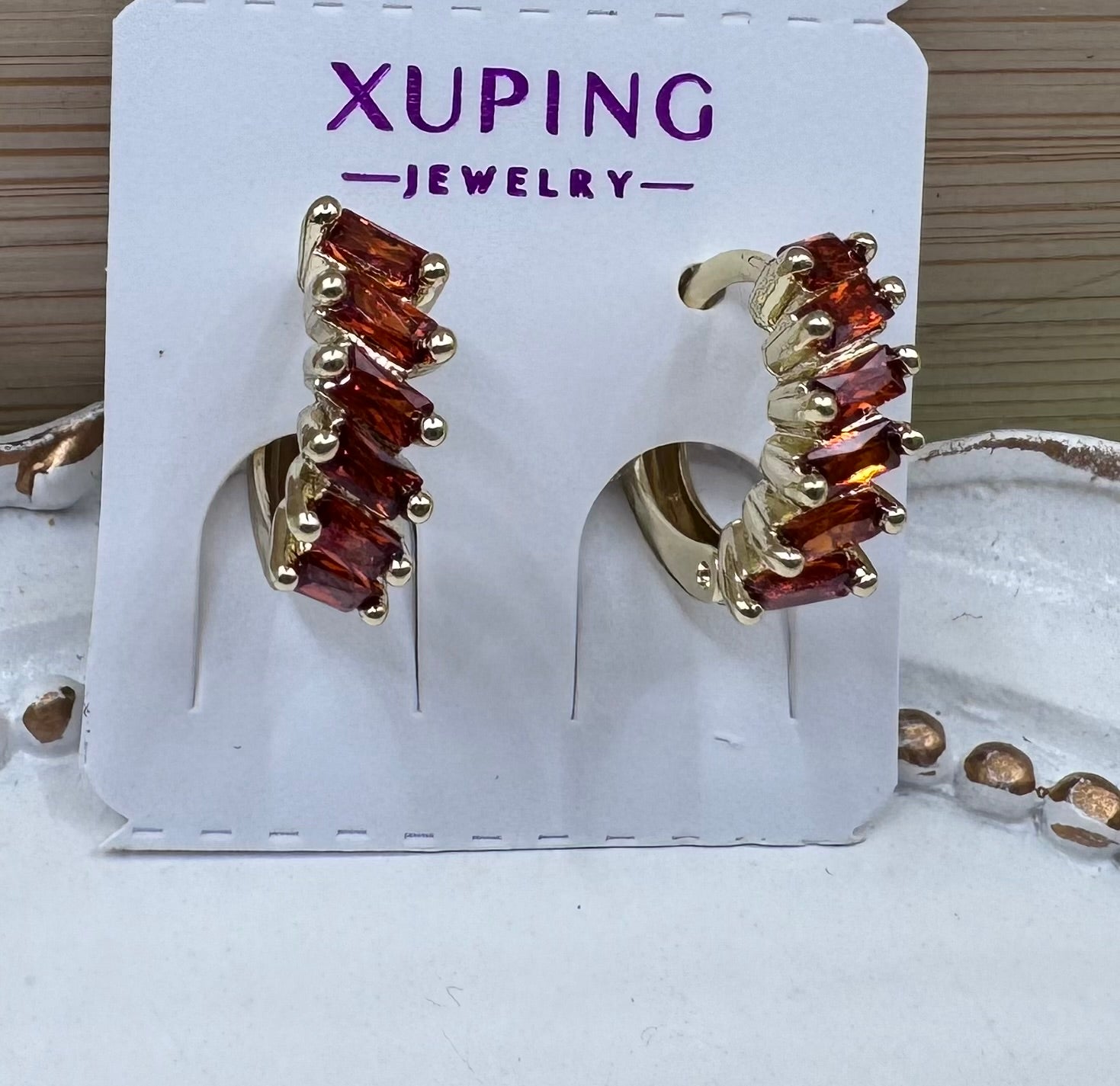 14K RED HUGGIE EARRING X001204600
