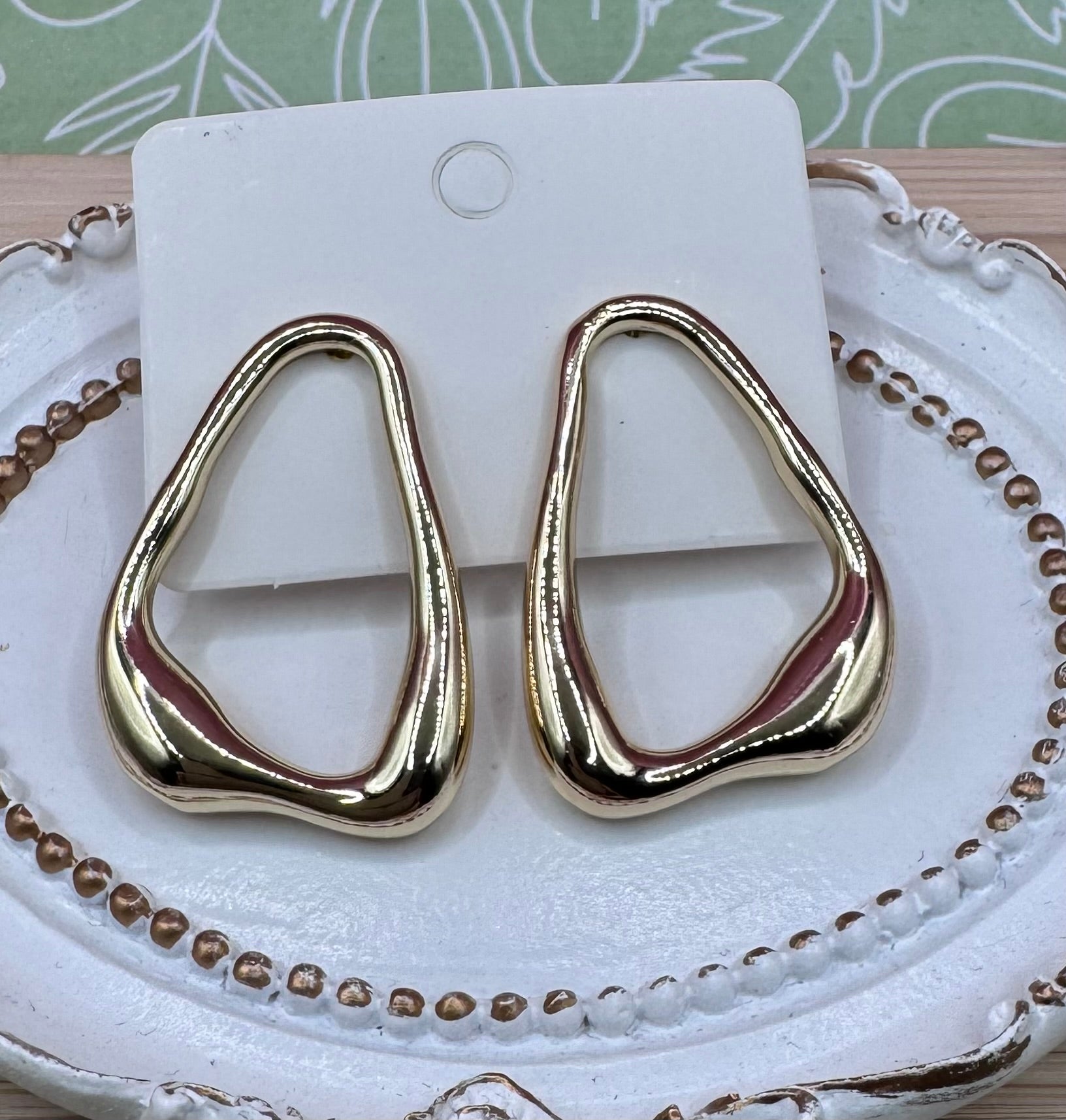 14K TRIANGLE EARRING R-24080003