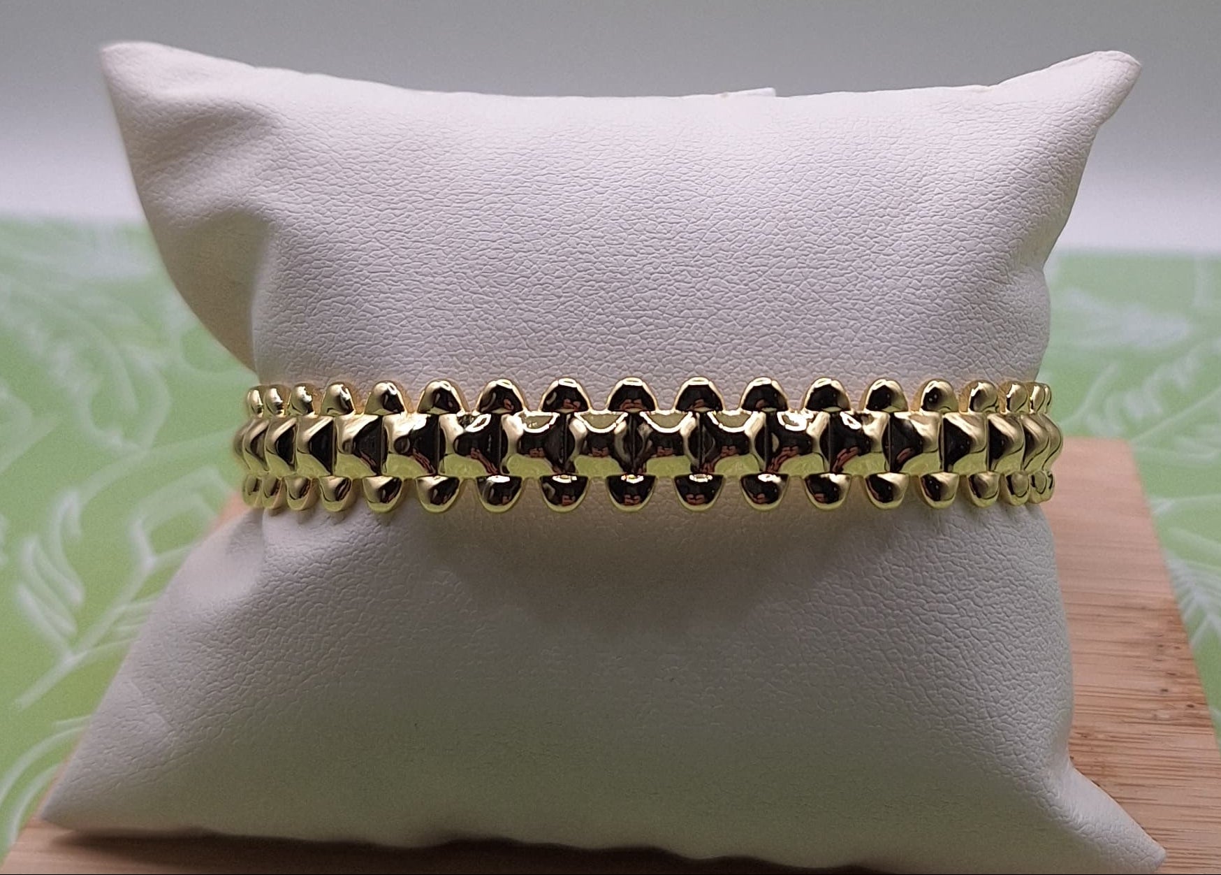 14K INFINITY CLEAR OPEN CUFF BANGLE CH-04700001