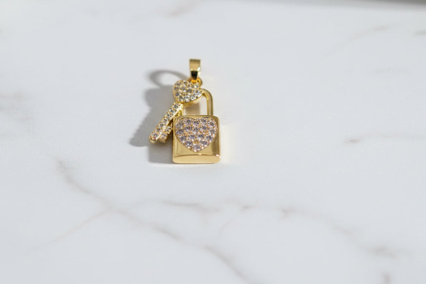 14K HEART LOCK AND KEY PENDANT