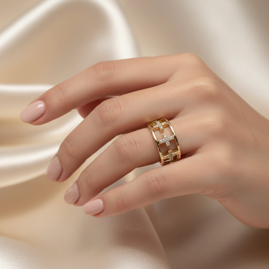 14K THREE PATTERN CROSSES RING