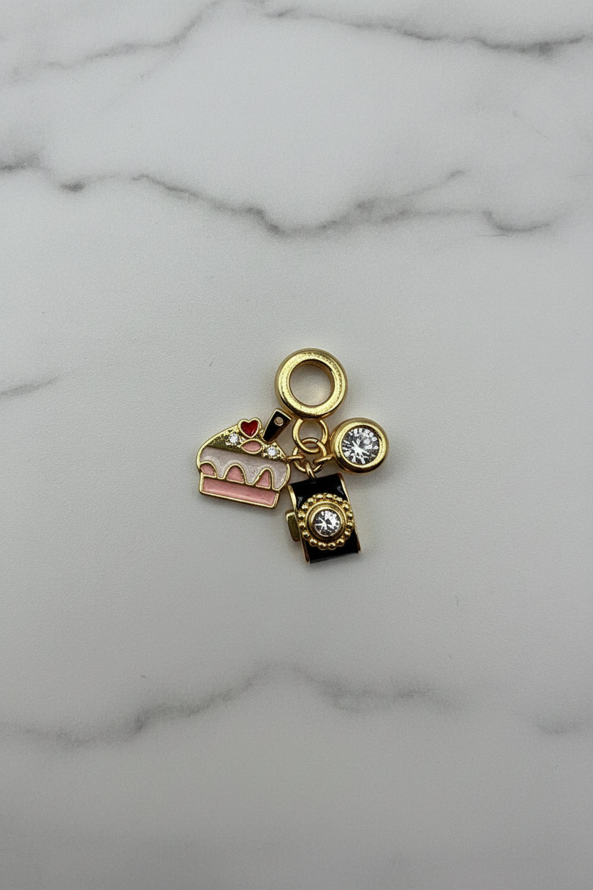 14K BLACK CAMERA/DESSERT-THEME CHARMS PENDANT