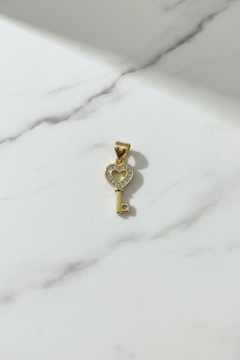 14K HEART-SHAPED KEY PENDANT GS-11720001