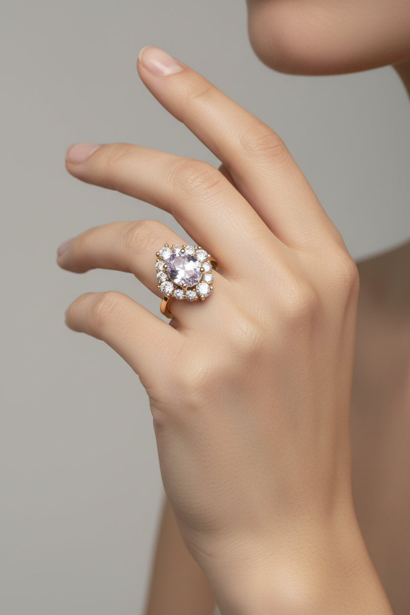 14K OVAL-CUT CLEAR STONE RING
