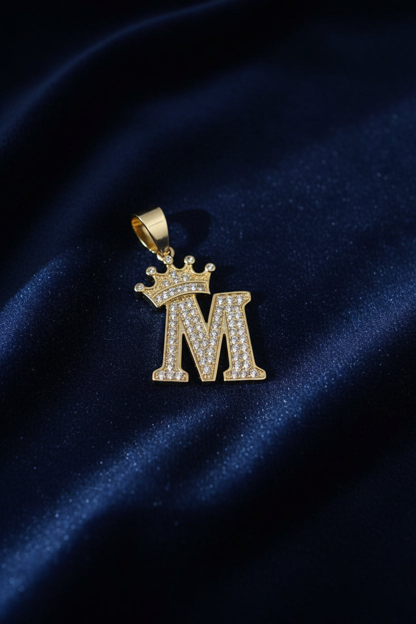 14K INITIAL "M" CROWN ON TOP PENDANT