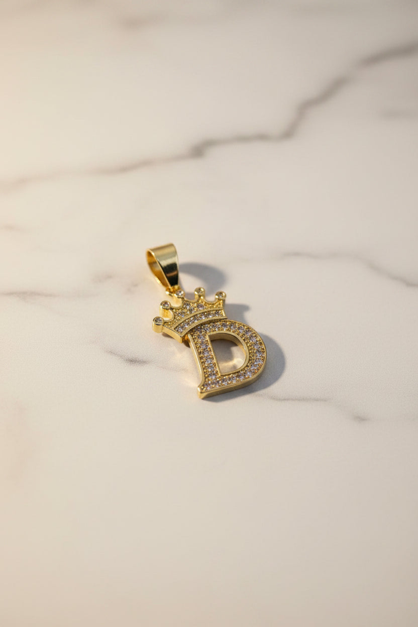 14K INITIAL "D" CROWN ON TOP PENDANT